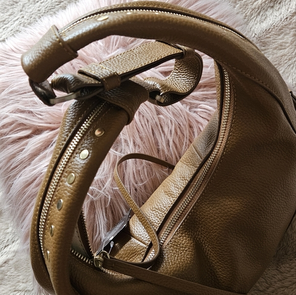 Brand new Vince Camuto hobo shoulder bag in Tan - Picture 4 of 10